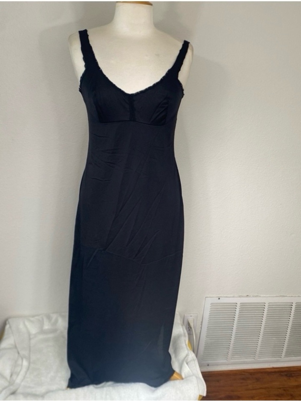 Vintage Womens Vassarette Black Lace Trim Long Slip Dress Cottagecore Size Small